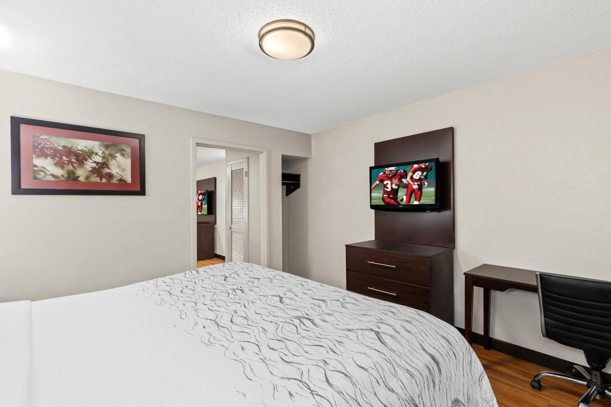 Red Roof Plus+ & Suites Atlanta Airport South College Park Екстер'єр фото