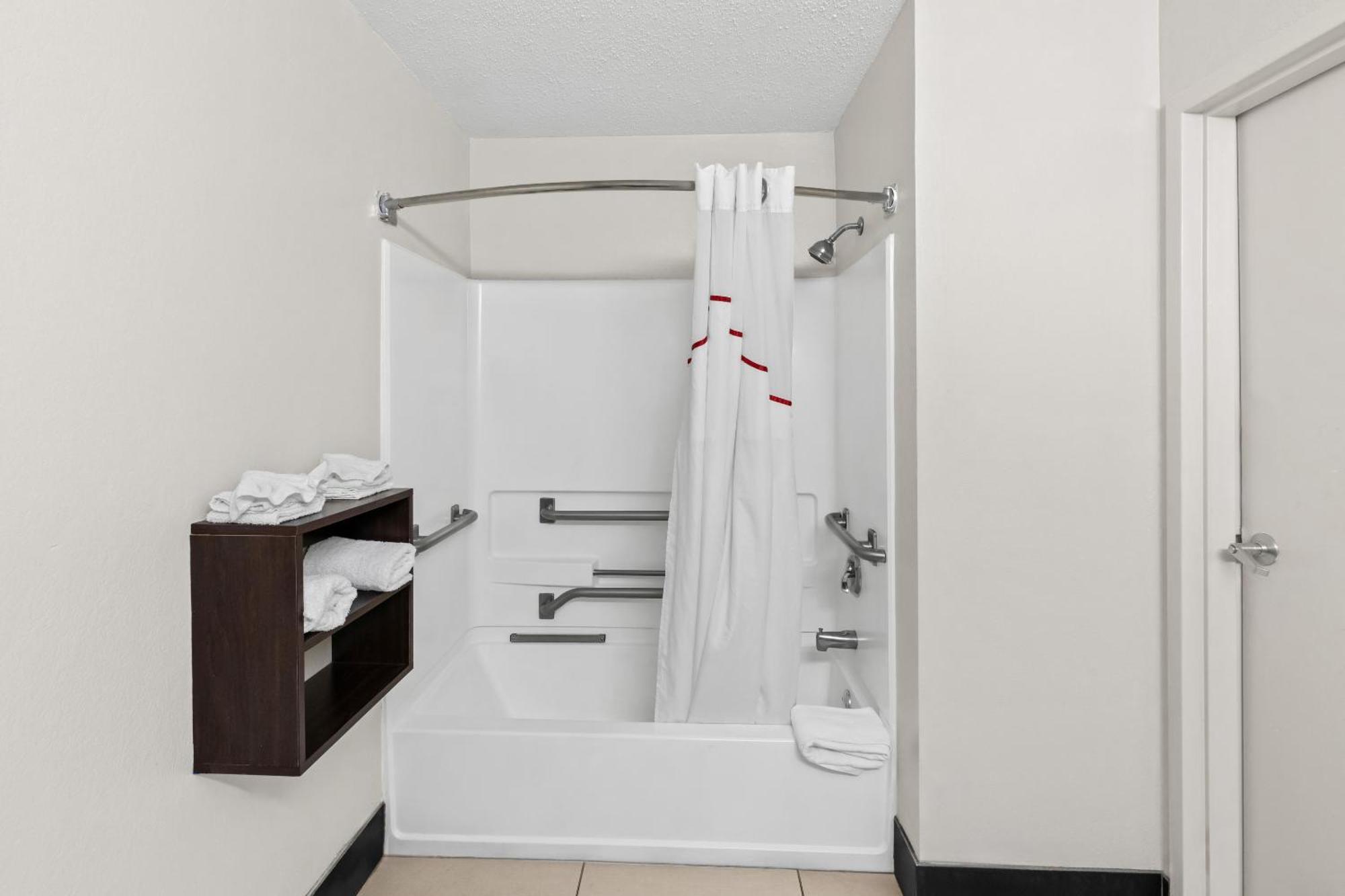 Red Roof Plus+ & Suites Atlanta Airport South College Park Екстер'єр фото