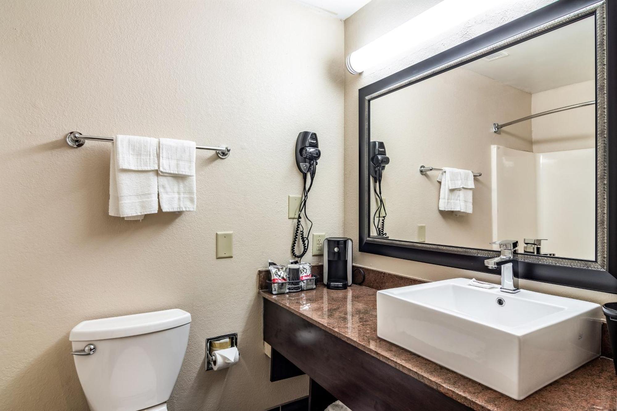 Red Roof Plus+ & Suites Atlanta Airport South College Park Екстер'єр фото